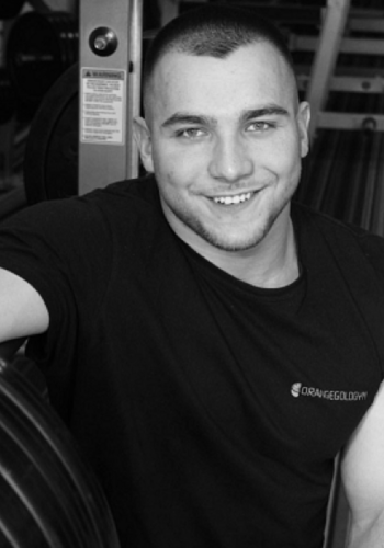 Алтымбаев Александр - Персональный тренер тренажёрного зала - Goldenmileclub fitness & spa